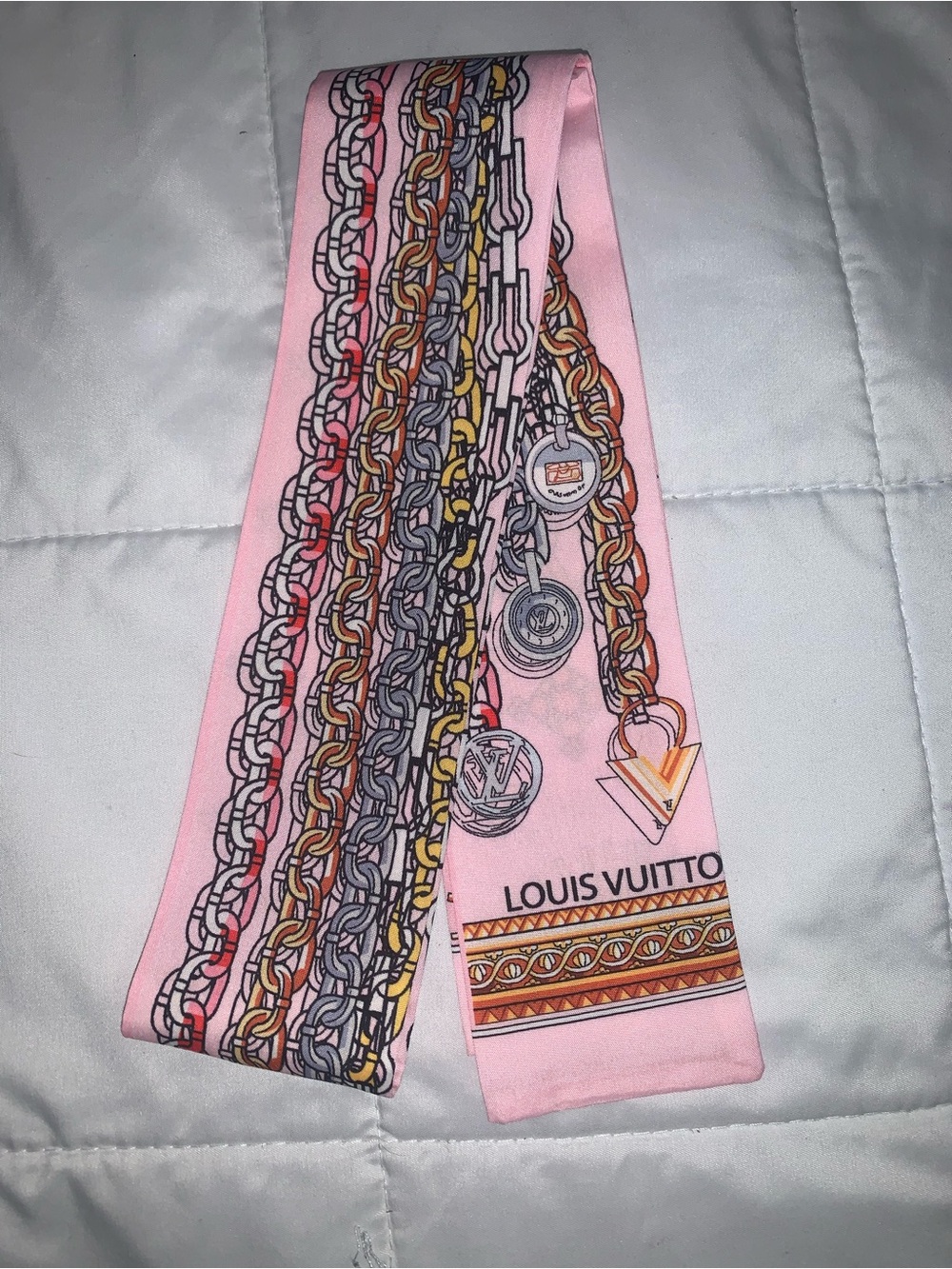 NWOT Pink Chain-Print Twilly Scarf